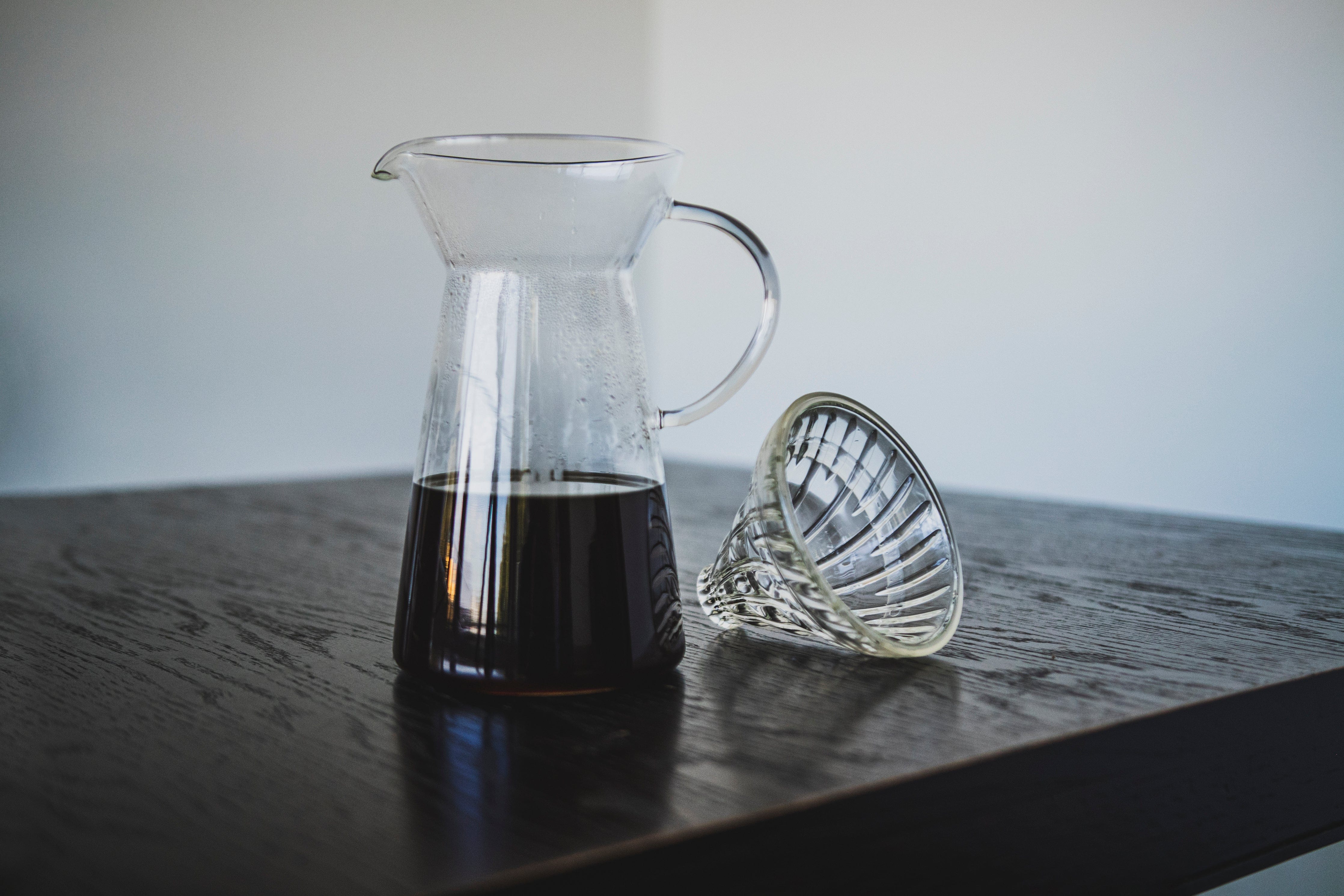 V60 Hot and Iced Glass Coffee Maker - Image 2